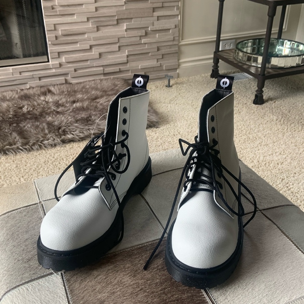 NIB Altercore white boots
